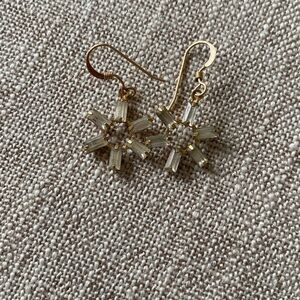 Lovely crystal flower earrings